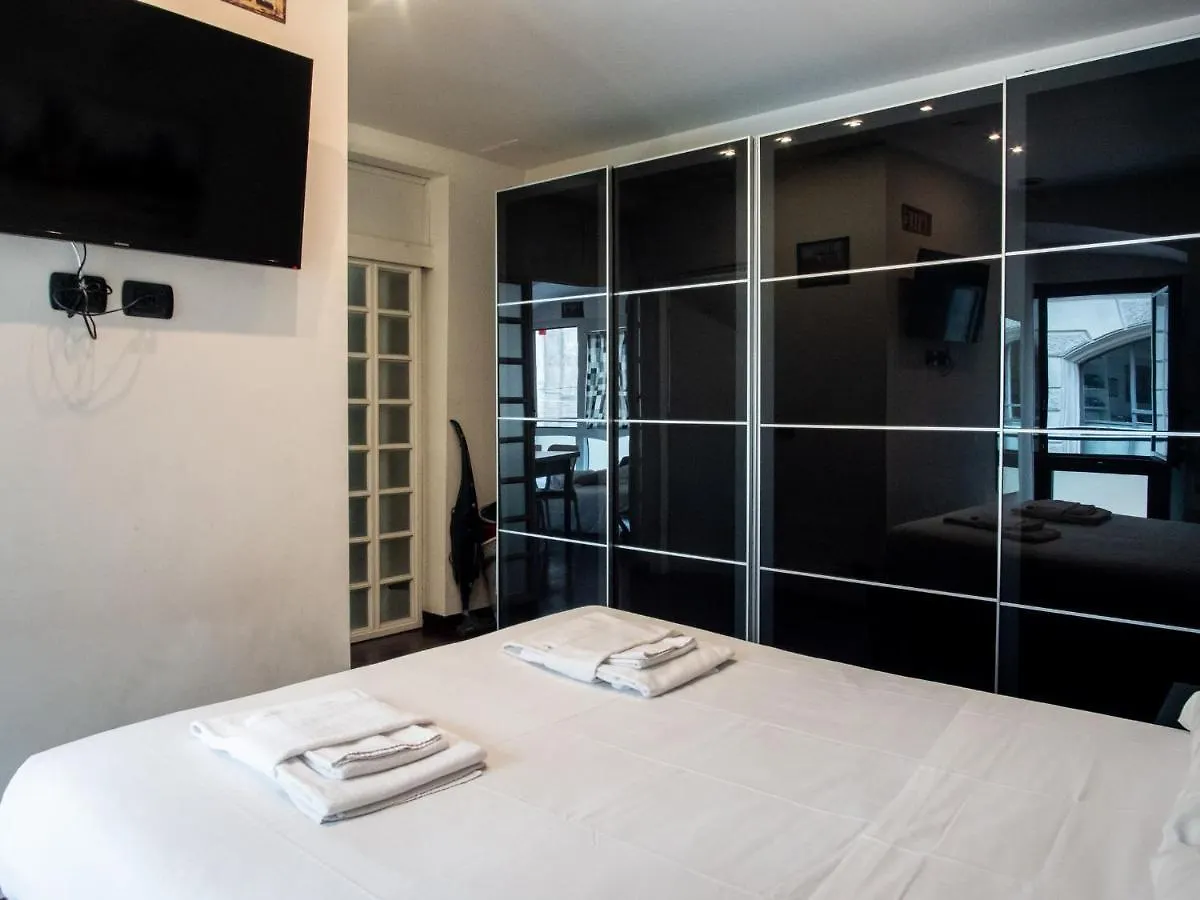 The Best Rent - Modern Duomo Apartment Milan Italie