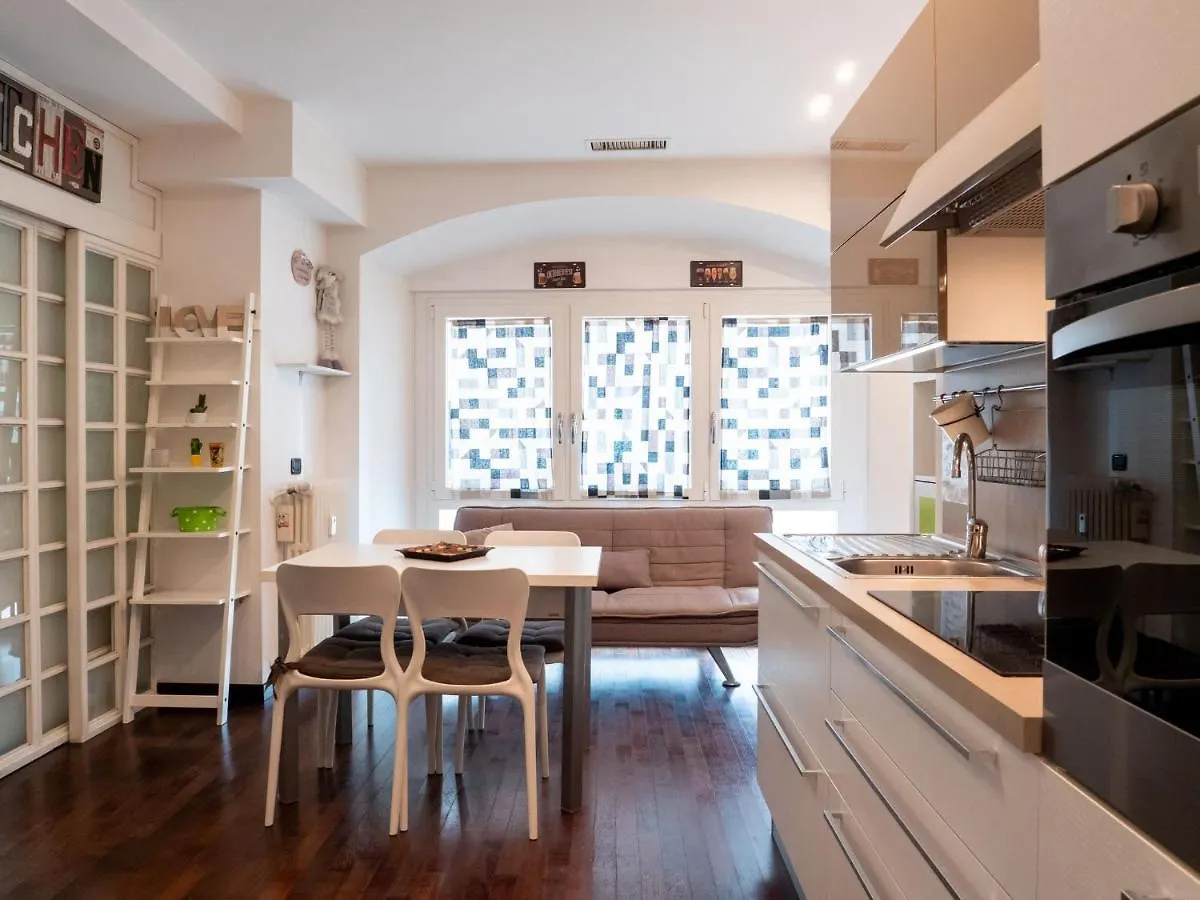 The Best Rent - Modern Duomo Apartment Milan Italie