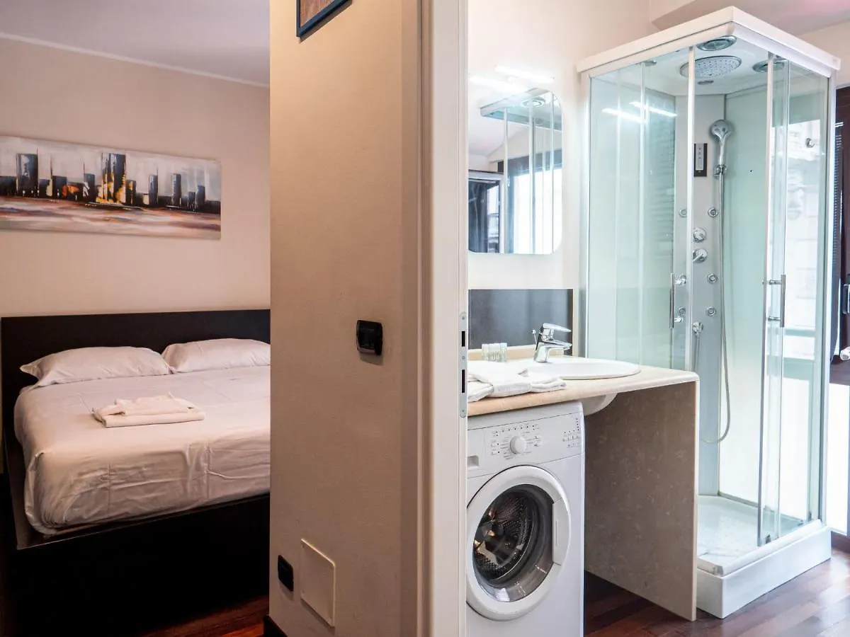 The Best Rent - Modern Duomo Apartment Milan 0*,  Italie